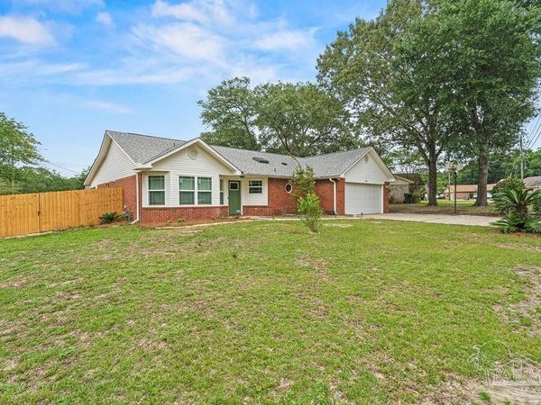 200 Lakeland Ct, Pensacola, FL 32514