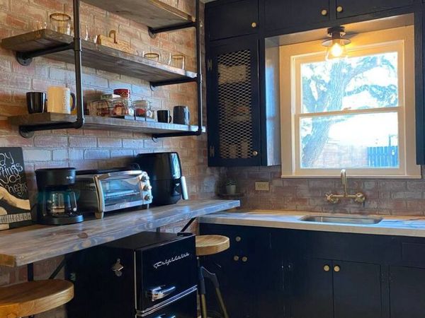 413 9th, Unit B, Blanco, TX 78606