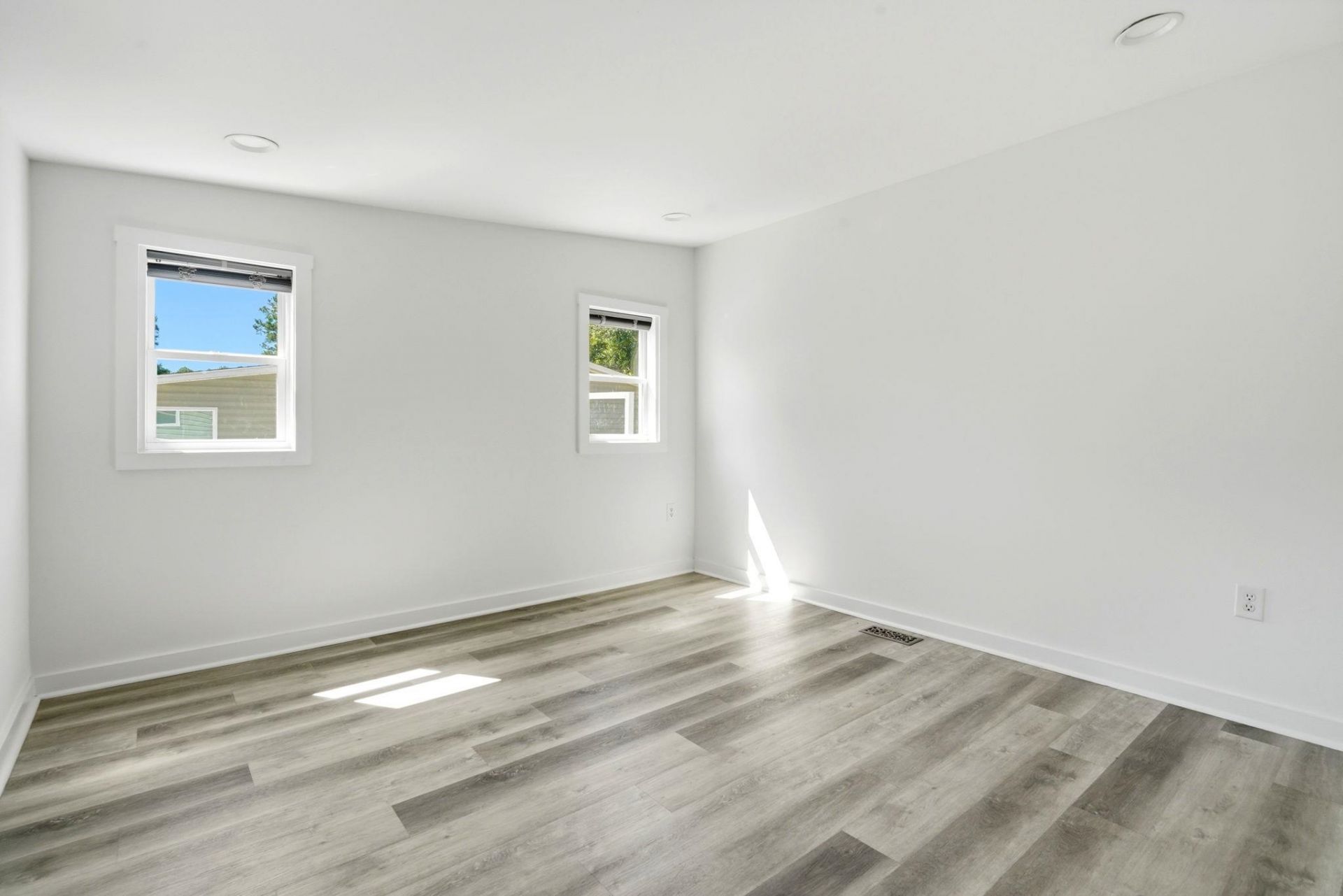 351 Southern Pines Dr. Photo 17
