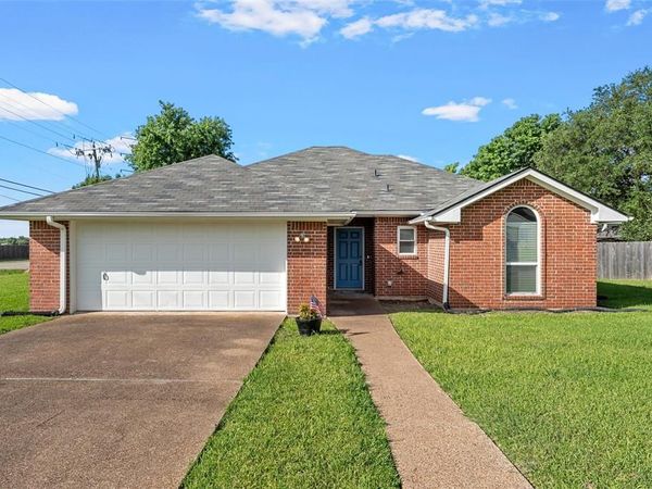 316 Evergreen Court, Hewitt, TX 76643