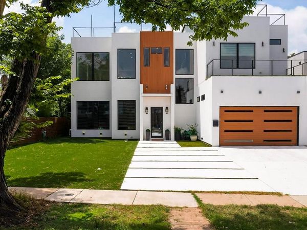 3946 N Cresthaven Road , Dallas, TX 75209