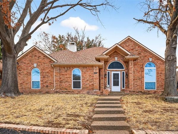 1316 Royal Palm Lane, Carrollton, TX 75007