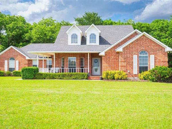 462 County Road 3335 , Ladonia, TX 75449