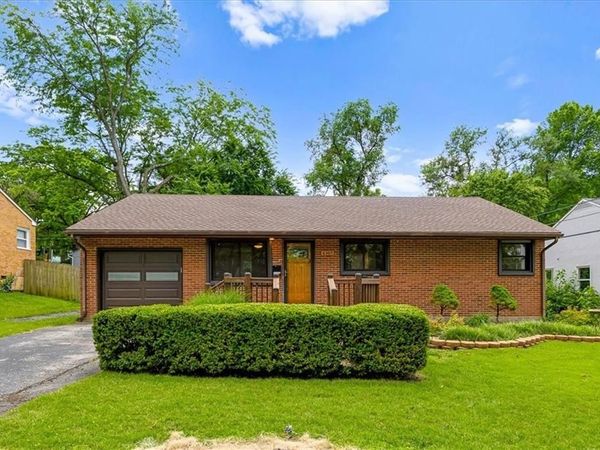 6305 W 82nd Terrace, Prairie Village, KS 66204