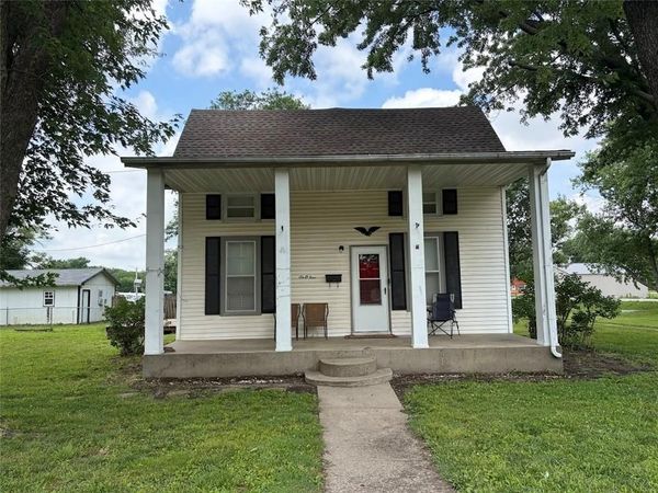 604 S 3rd Street, Burlington, KS 66839