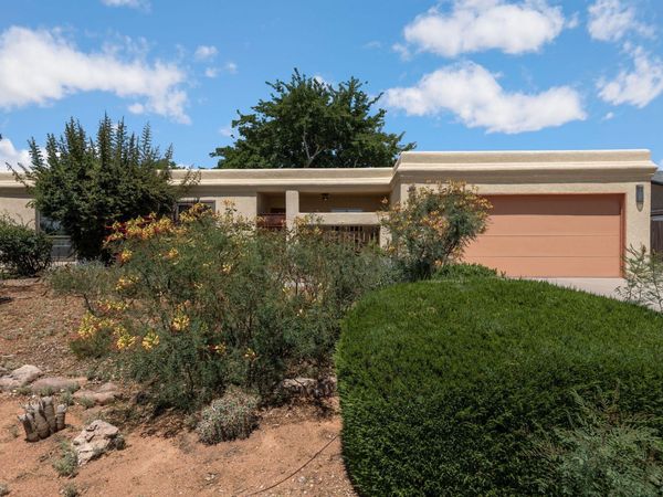 9209 Layton Avenue NE, Albuquerque, NM 87111