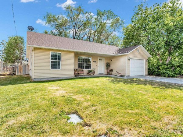 1532 E 3rd Ave, Twin Falls, ID 83301