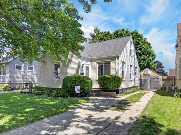 7413 32nd AVENUE, Kenosha, WI 53142