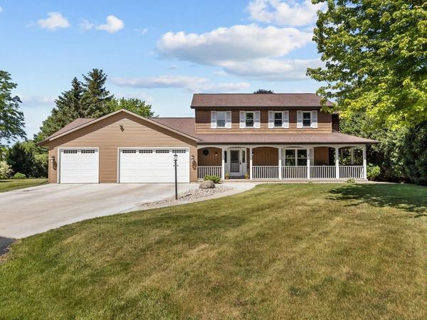 1245 WEATHERWOOD DRIVE, Neenah, WI 54956