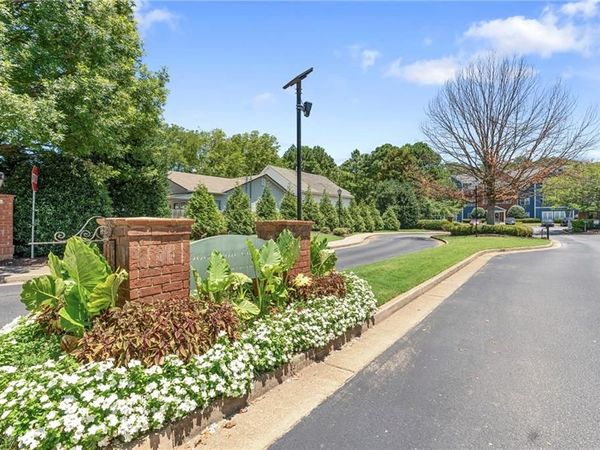3300 Dogwood Drive , Unit 311, Hapeville, GA 30354