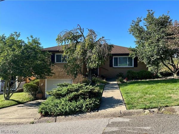 212 Wayne Avenue , Weirton, WV 26062