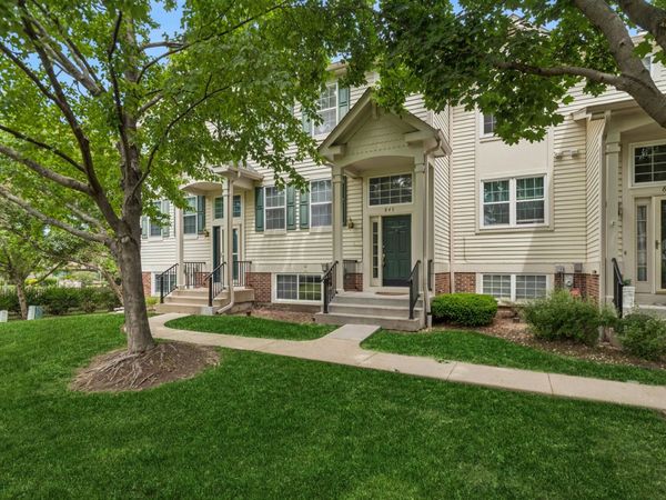 845 Essex Circle , Grayslake, IL 60030