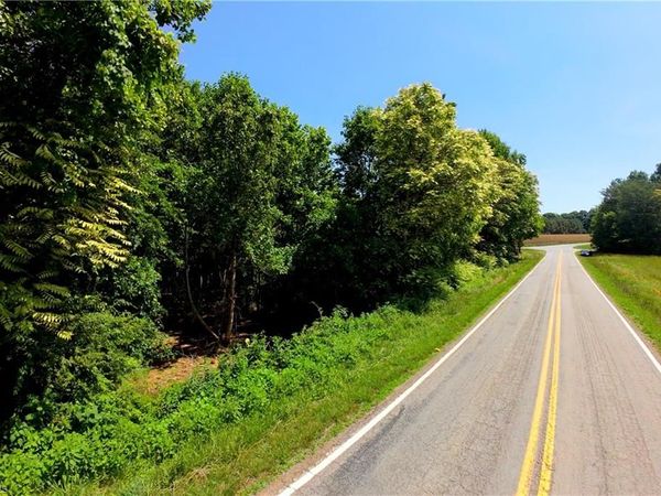 2 Hinshaw Road, Yadkinville, NC 27055
