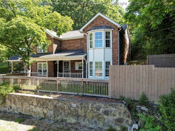 598 John Street, St Albans, WV 25177