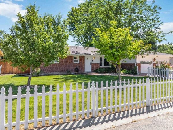 2724 S Meadowbrook Dr., Boise, ID 83705