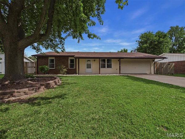 329 Veach Drive, Fairview Heights, IL 62208