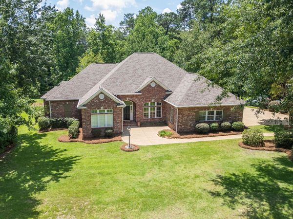 227 Timberton Dr., Hattiesburg, MS 39401