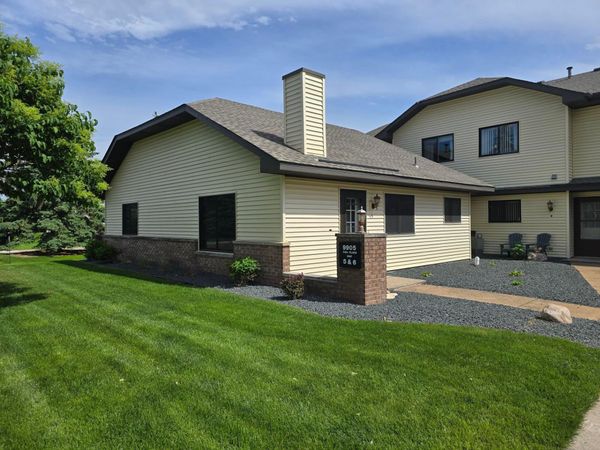 9905 54th Place N, Unit 5, Minneapolis, MN 55442