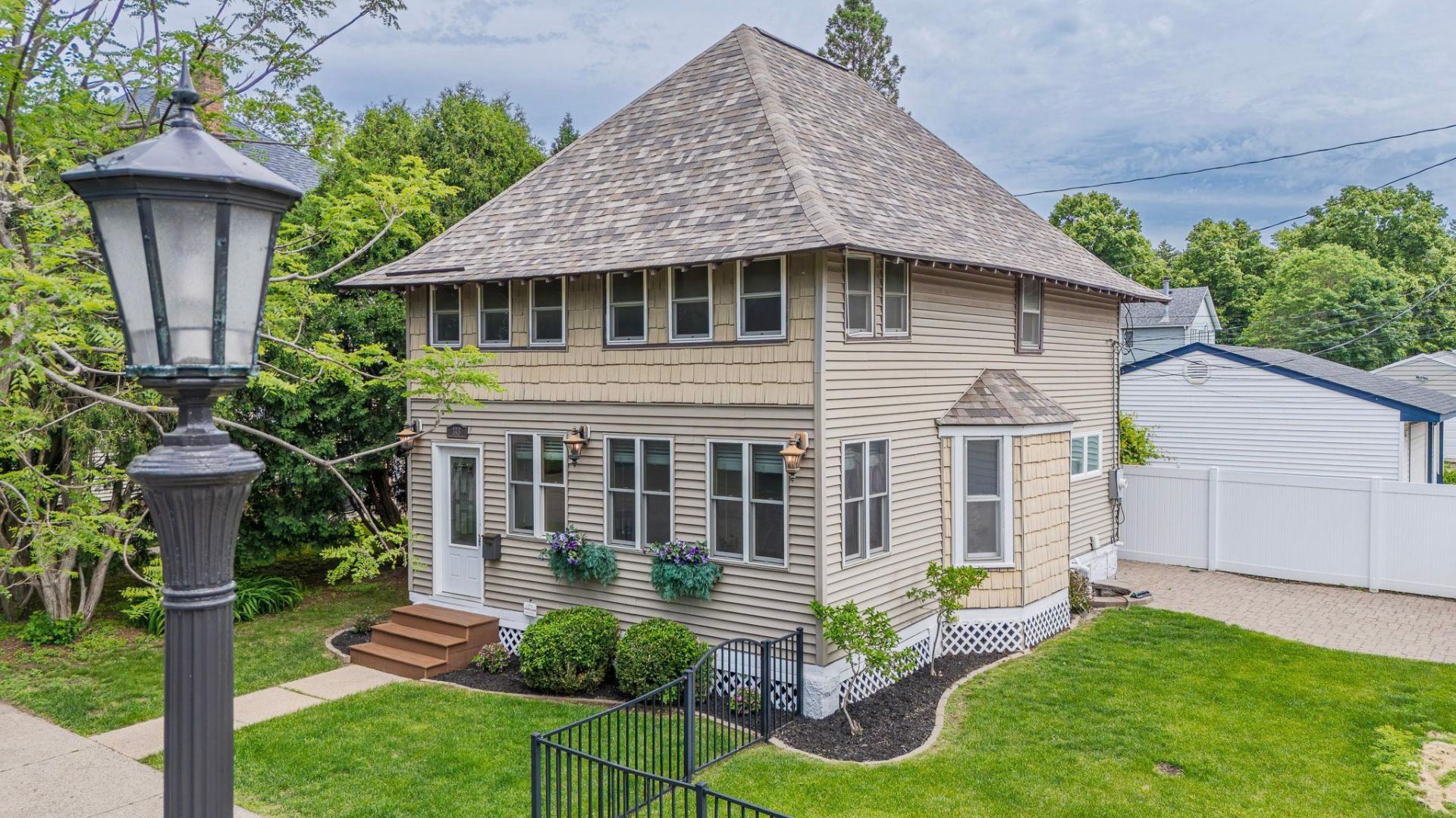 148 Wilder Street N, Saint Paul, MN 55104