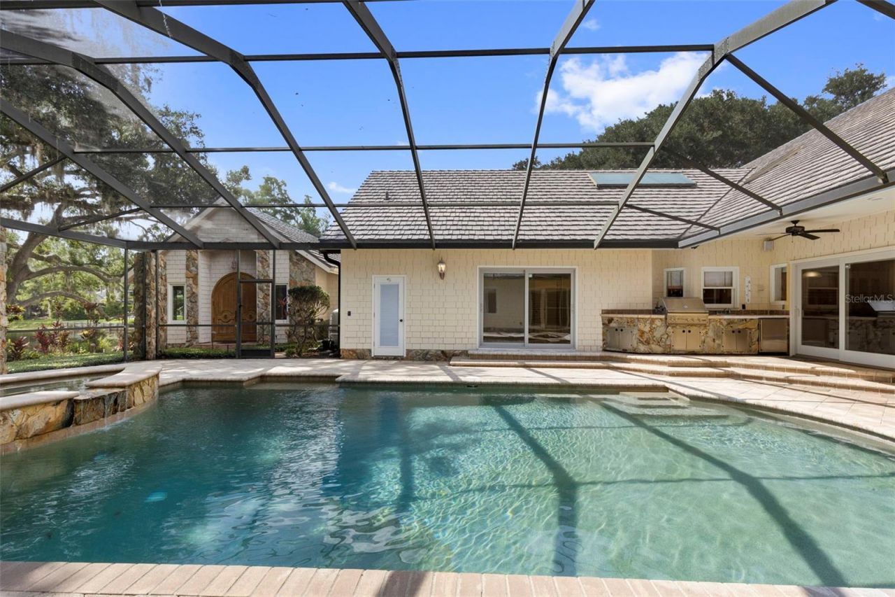 16310 Avila Boulevard, Tampa, FL 33613 Photo