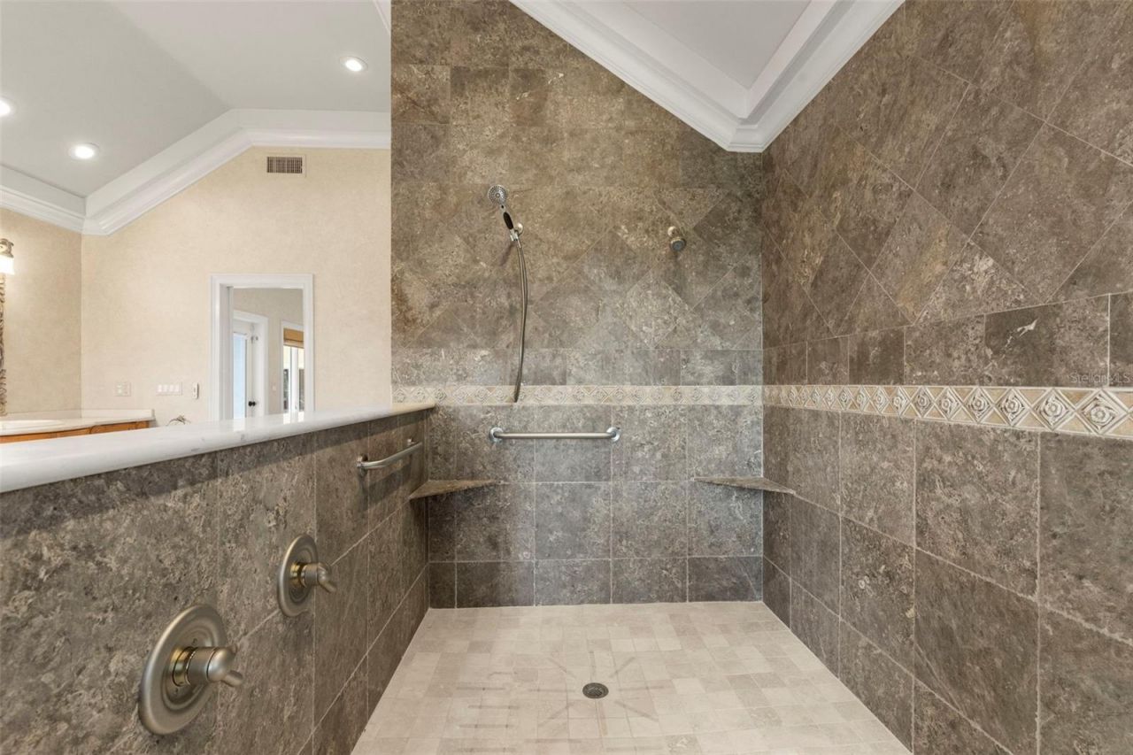 16310 Avila Boulevard, Tampa, FL 33613 Photo