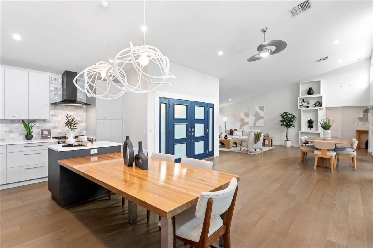 1428 Pine Bay Drive, Sarasota, FL 34231 Photo
