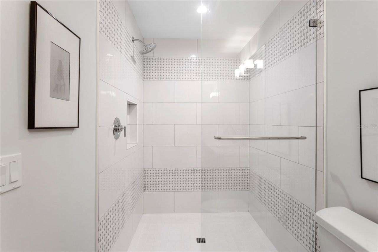 1428 Pine Bay Drive, Sarasota, FL 34231 Photo