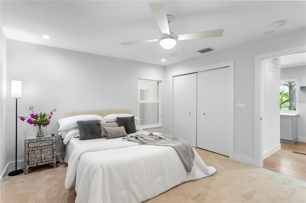 1428 Pine Bay Drive, Sarasota, FL 34231 Photo