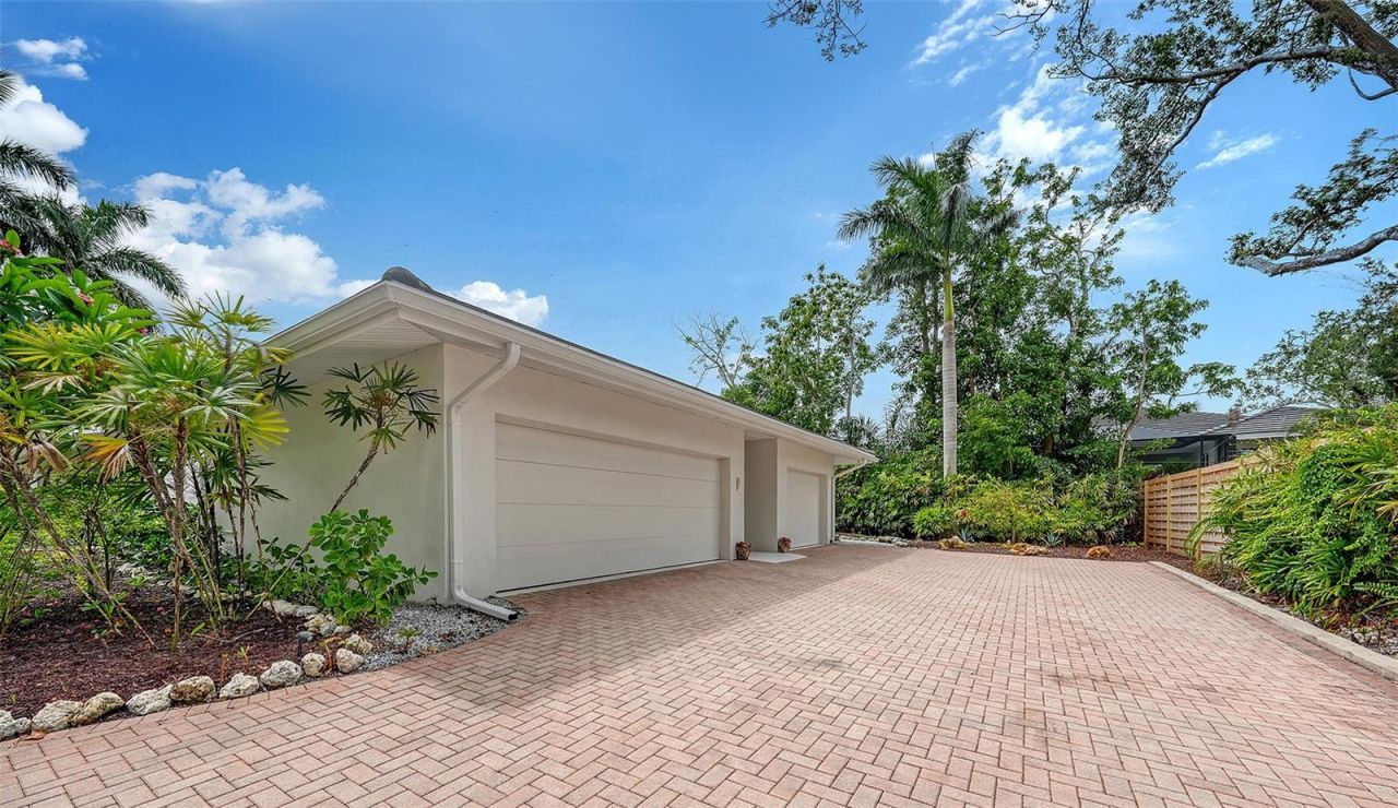 1428 Pine Bay Drive, Sarasota, FL 34231 Photo