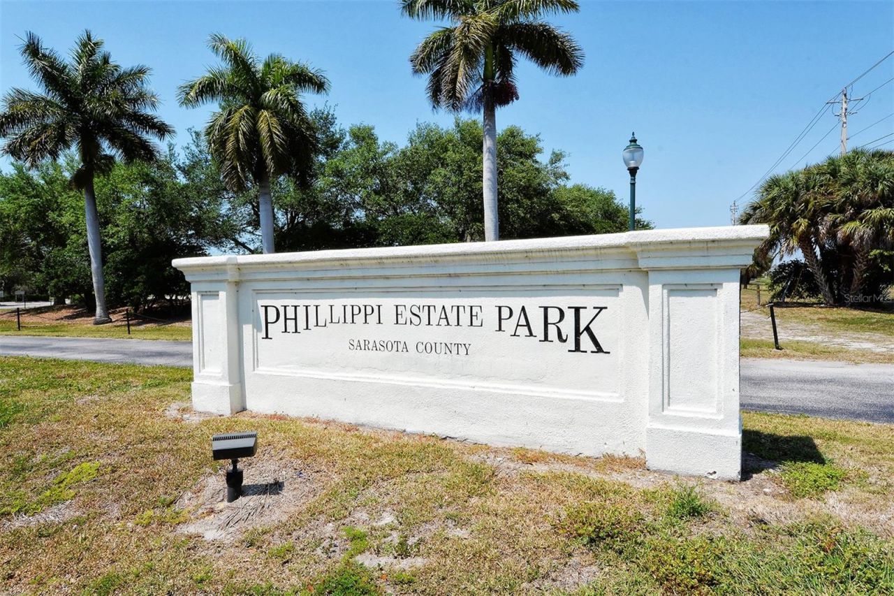 1428 Pine Bay Drive, Sarasota, FL 34231 Photo
