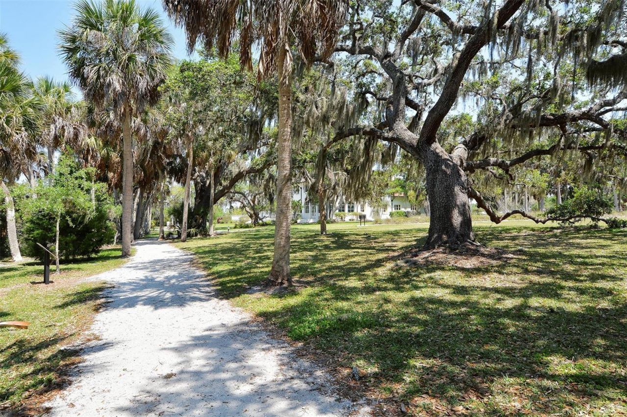 1428 Pine Bay Drive, Sarasota, FL 34231 Photo