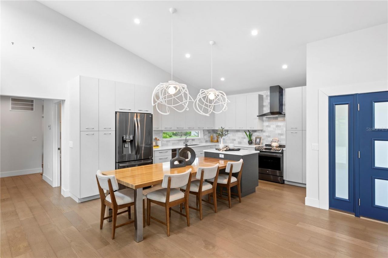1428 Pine Bay Drive, Sarasota, FL 34231 Photo