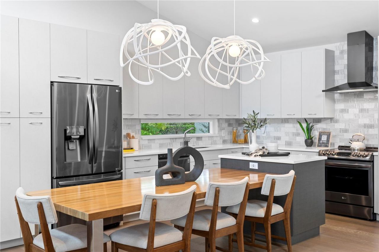 1428 Pine Bay Drive, Sarasota, FL 34231 Photo