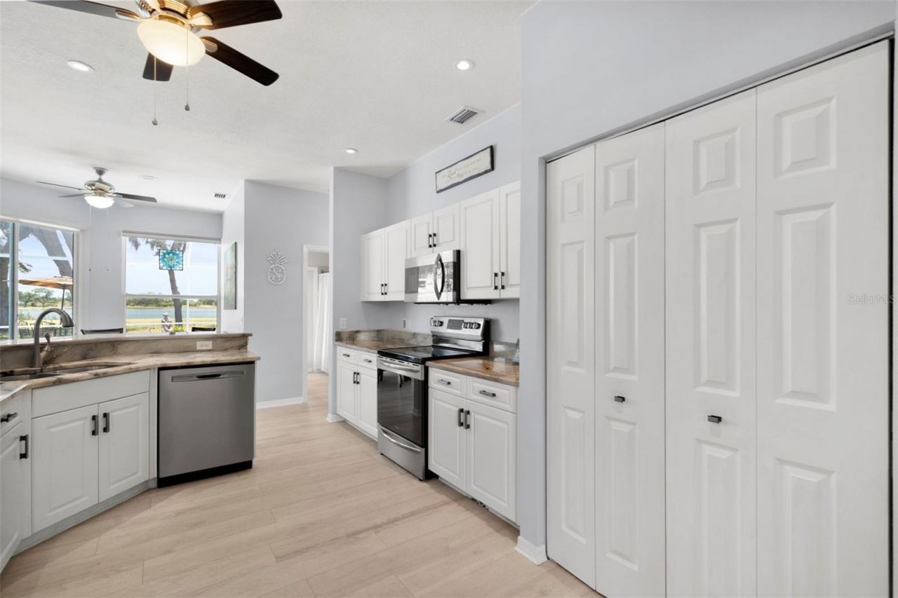 9001 69th Avenue E, Palmetto, FL 34221 Photo