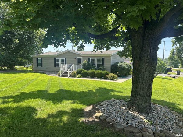 128 WALNUT Street, Stonefort, IL 62987