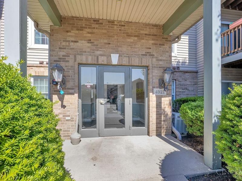 4921 N Arbor Woods Court, Unit 202, Green Township, OH 45248 Photo 2