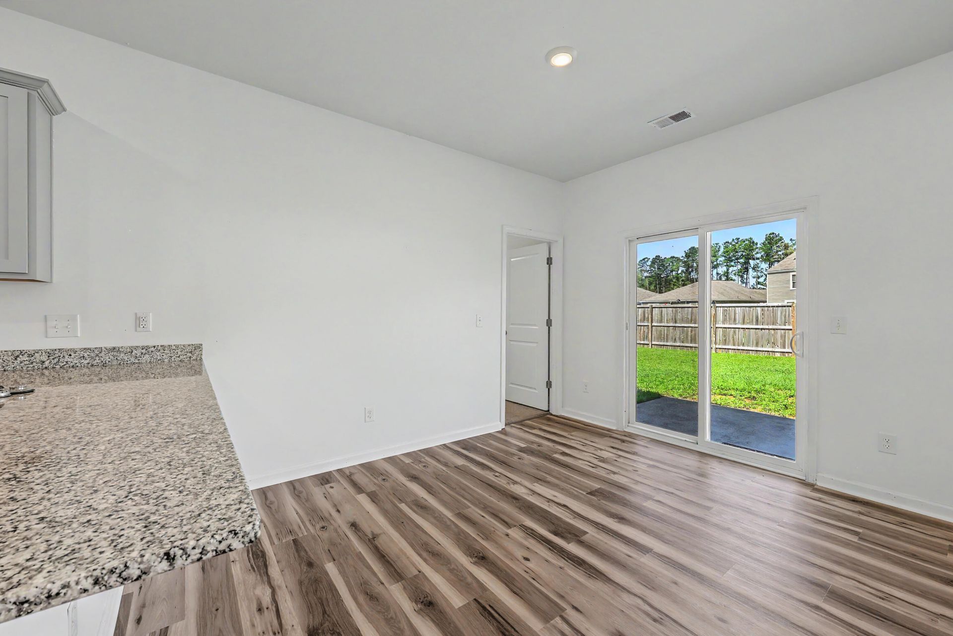 107 Sarcoxie Road Photo 13