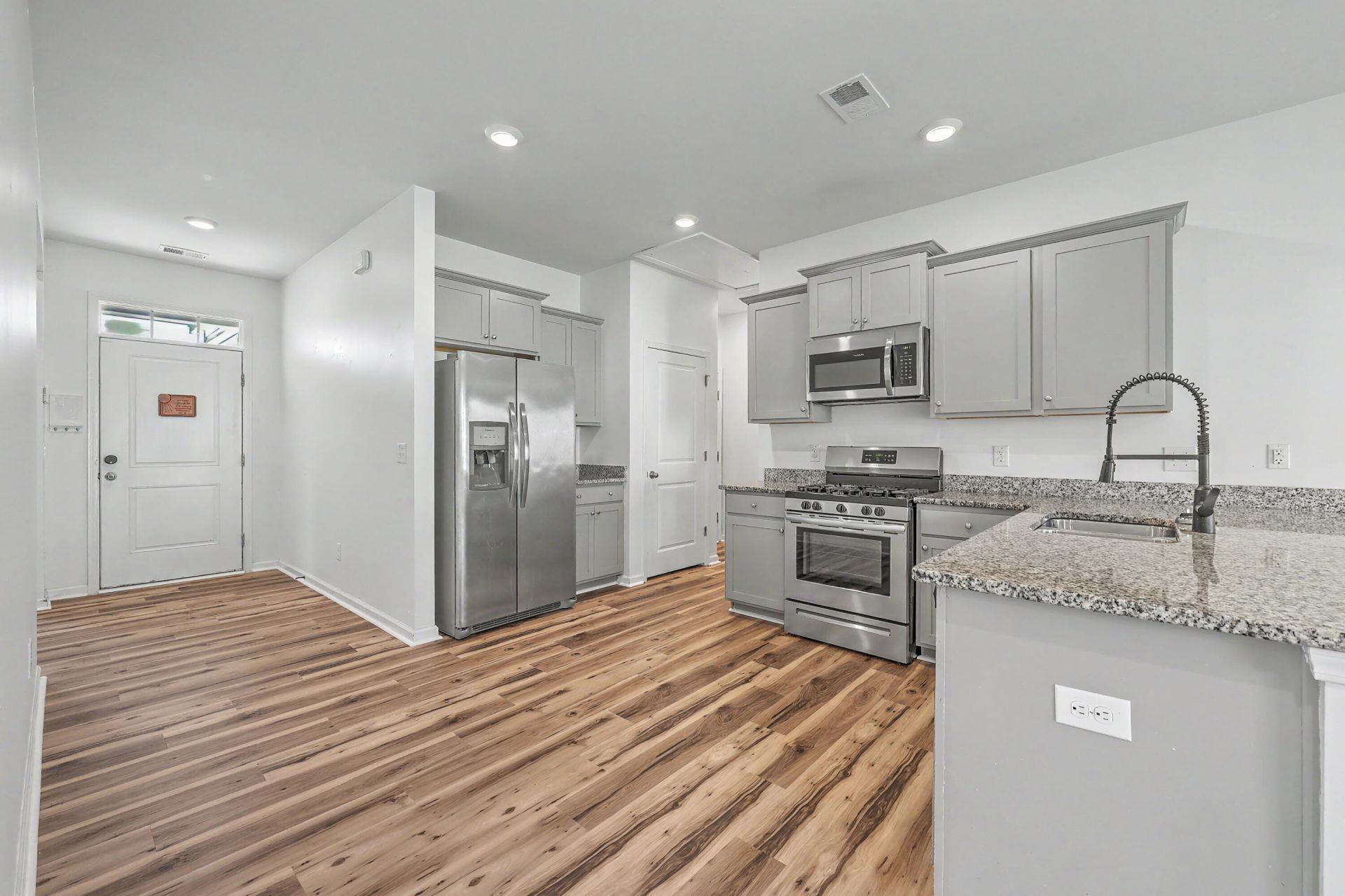 107 Sarcoxie Road Photo 6