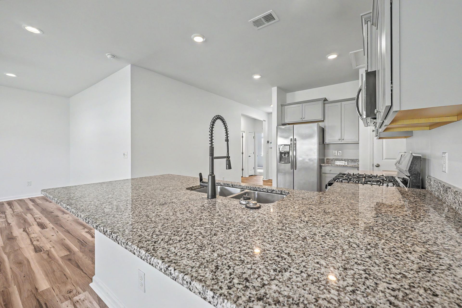107 Sarcoxie Road Photo 7