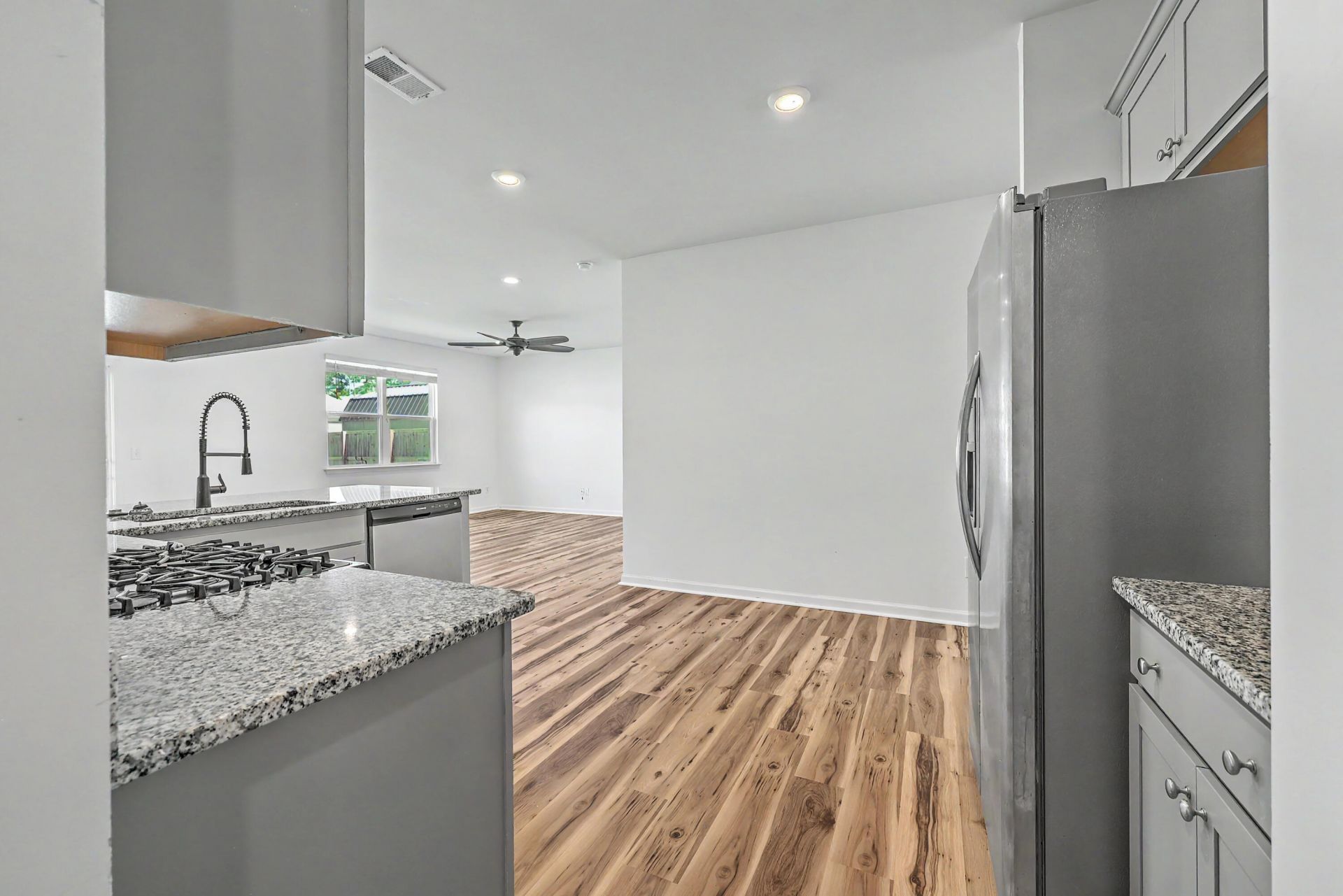 107 Sarcoxie Road Photo 8