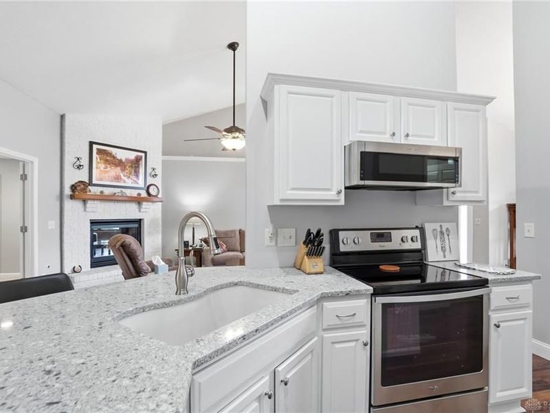 9638 Colchester Court, Clearcreek Township, OH 45458 Photo 11