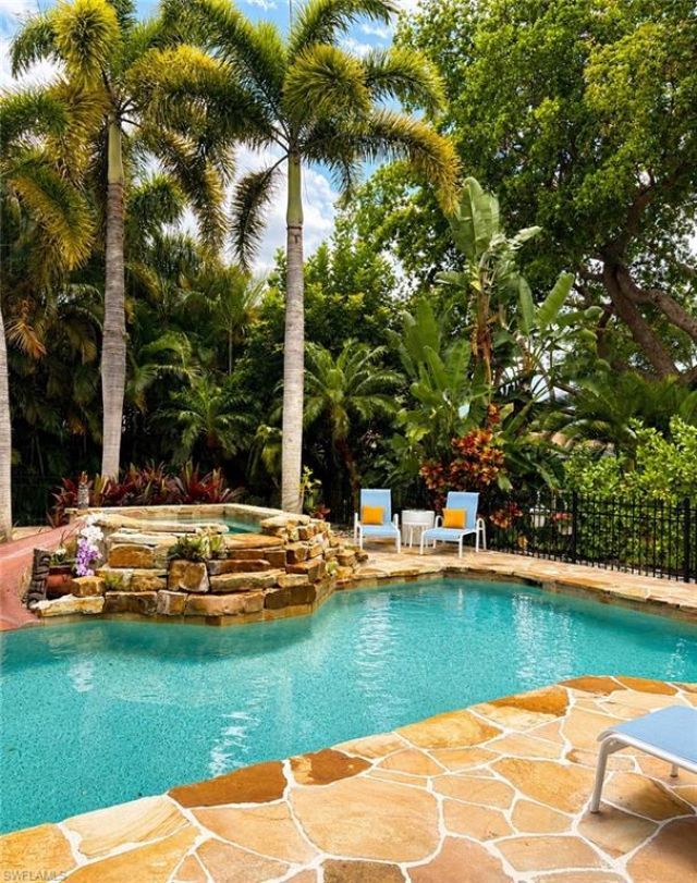 2056 Mission Dr, Naples, FL 34109 Photo