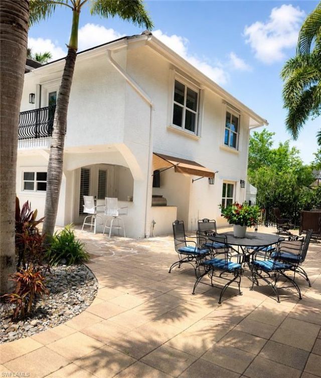 2056 Mission Dr, Naples, FL 34109 Photo