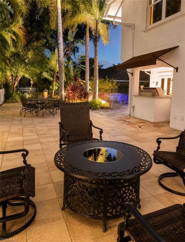 2056 Mission Dr, Naples, FL 34109 Photo