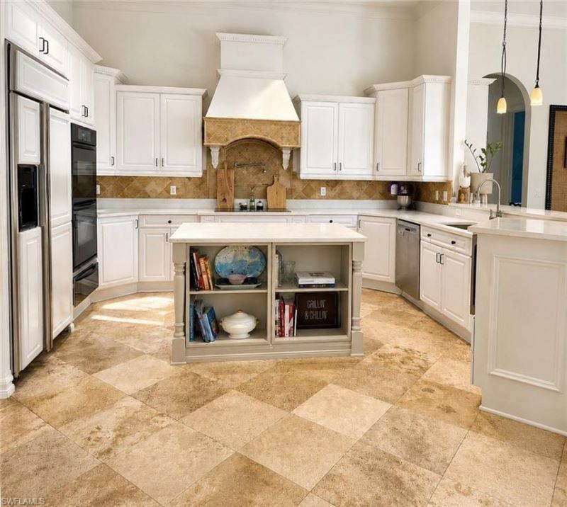 2056 Mission Dr, Naples, FL 34109 Photo