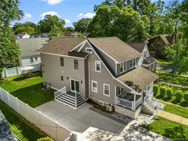 1315 6th Avenue , New Hyde Park, NY 11040