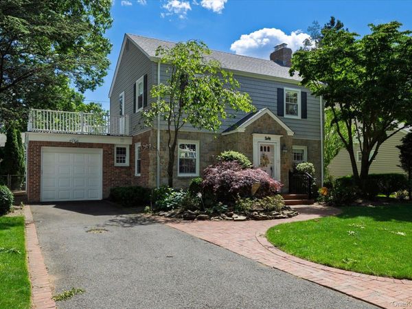 60 Atkinson Road , Rockville Centre, NY 11570