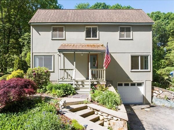 7 Hundred Oaks Ln, Ashland, MA 01721