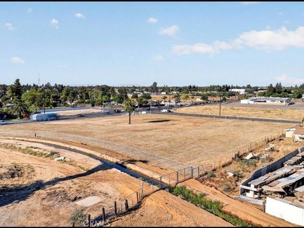 3433 W Clinton Avenue , Fresno, CA 93722