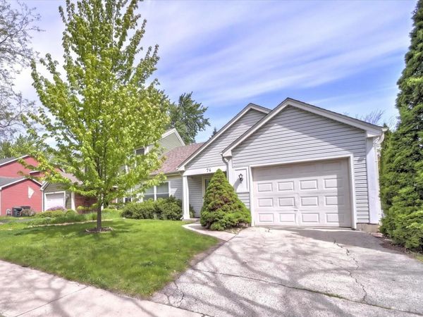 74 Bedford Road, Mundelein, IL 60060